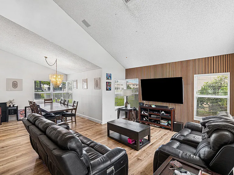 7366 Ashley Shores Cir — Photo 5