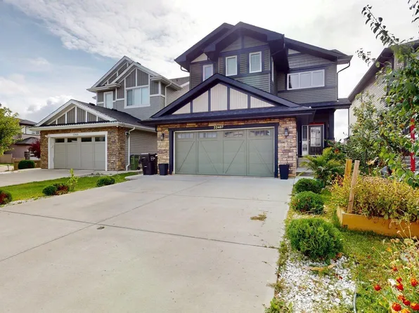 22407 99th Ave NW, Edmonton, AB T5T 7C2