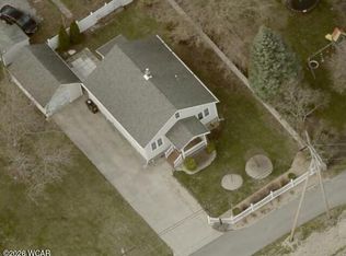 307 S Main St, Bluffton, OH 45817