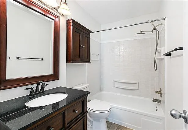 402 Coffee St #D — Photo 14