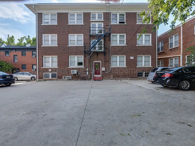 1318 N Robinson Ave — Photo 42