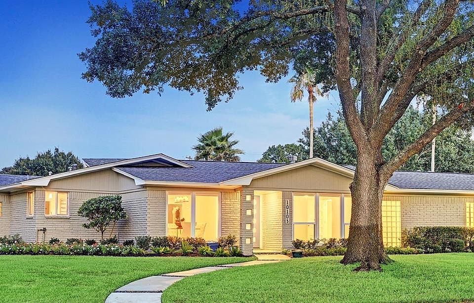 This home represents all the good sales that mid century style brought to architecture. The rambling one story brick 2900+sf ranch on oversized lot with remarkable amount of light how can I start and dramatic site lines.