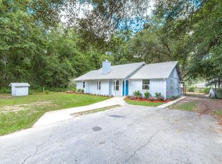 408 Holiday Dr, Interlachen, FL 32148