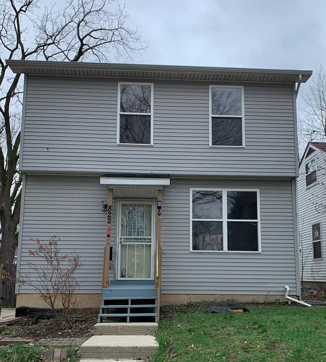 1st image of 822 Clyde St