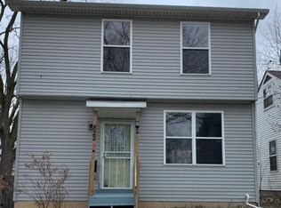 822 Clyde St, Lansing, MI 48915