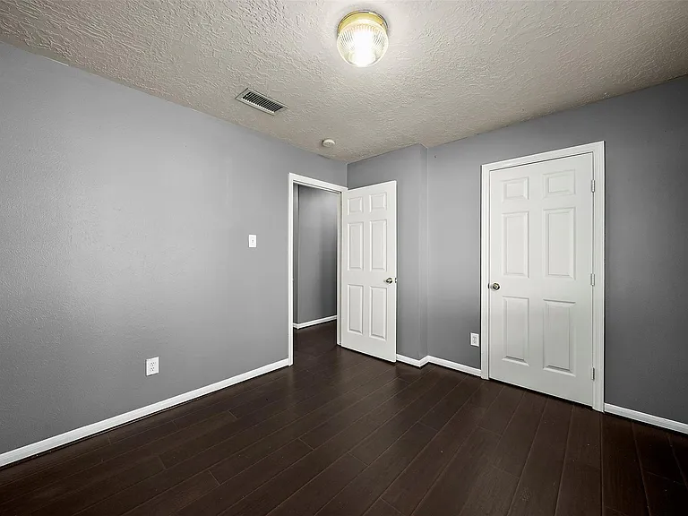10 S Willow Point Cir — Photo 16