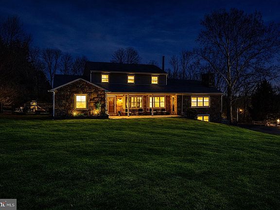 3rd image of 779 Concord Rd