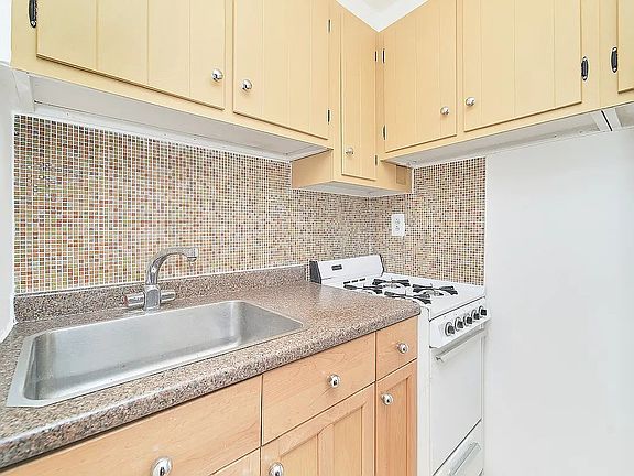 5th image of 120 W 78th St APT 1B