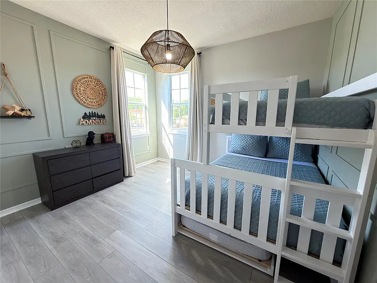 734 Monroe Cir — Photo 19