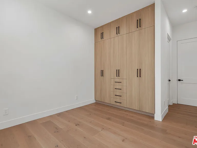 5917 Rhodes Ave — Photo 20