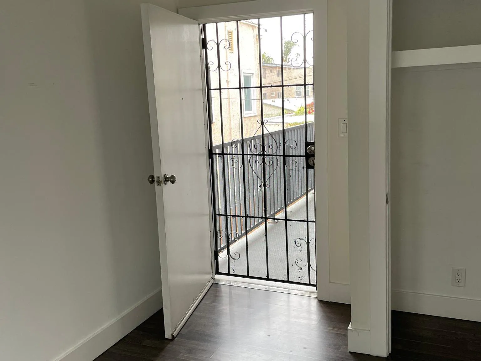 1213 Gordon St — Photo 4