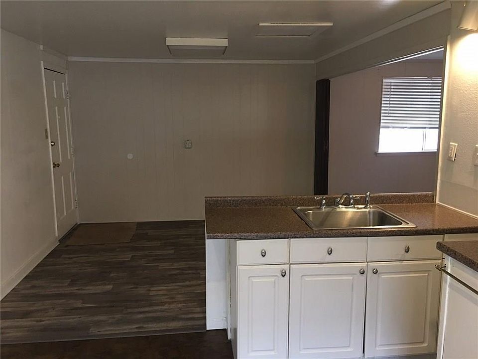 1st image of 1900 Emerson Ln Unit B