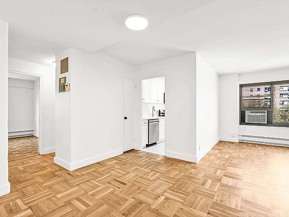 5th image of 33-34 Crescent St #7C