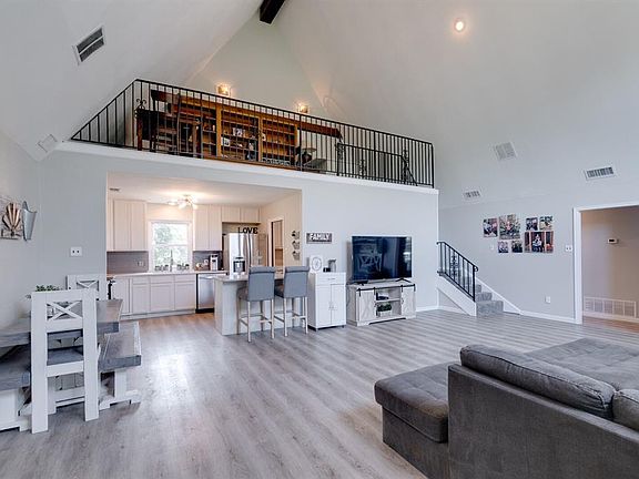 4th image of 4702 Basswood Ct