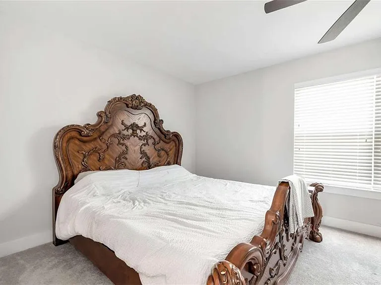 6968 Manchester Dr — Photo 43