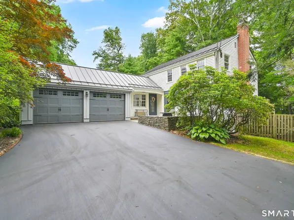 8 Virginia Lane, Simsbury, CT 06070