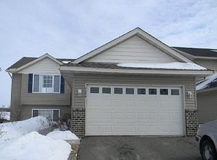 9354 Goodrich Dr, Monticello, MN 55362