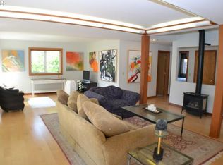 131 E Monroe St, Cannon Beach, OR 97110