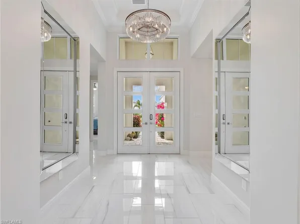 9257 Cayman DR, NAPLES, FL 34114