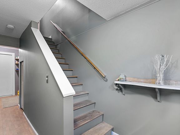 3rd image of 148 Valley West Way #148