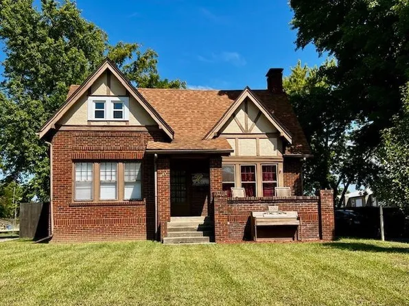 203 W Winter Ave, Danville, IL 61832
