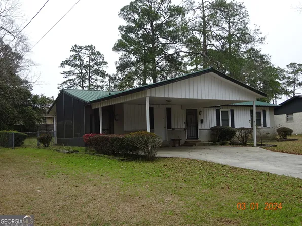 103 Stewart St, Claxton, GA 30417