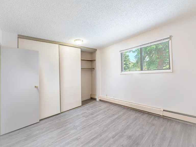 2120 Southland Dr SW — Photo 9