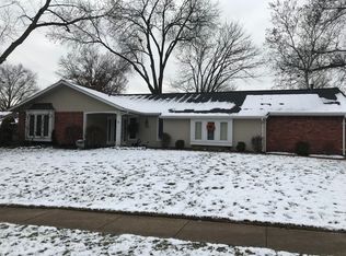 479 Hillbrook Dr, Ballwin, MO