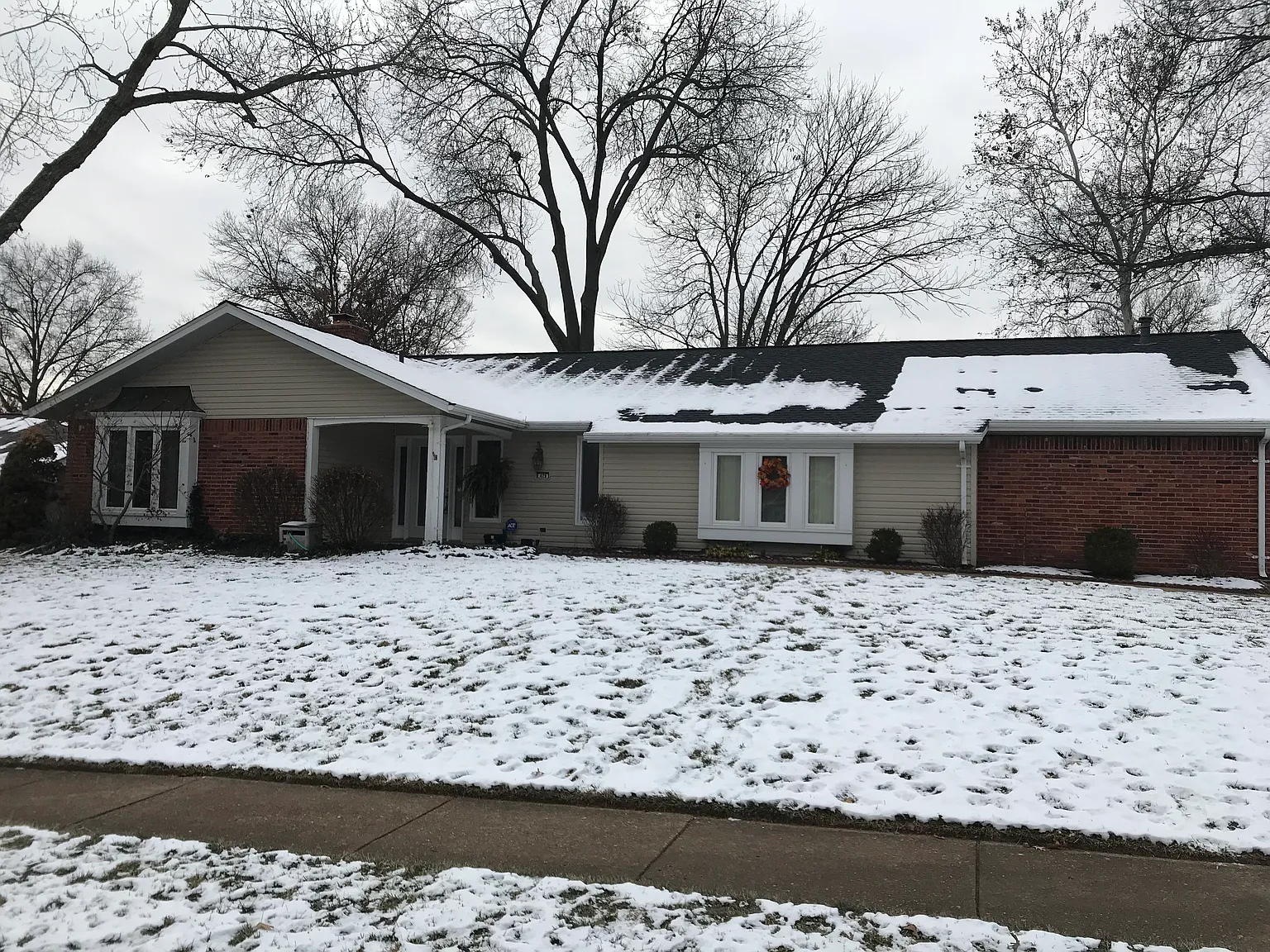479 Hillbrook Dr photo 1
