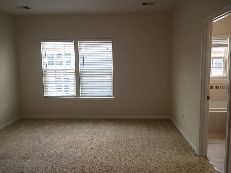 3560 Fort Lincoln Dr NE — Photo 46