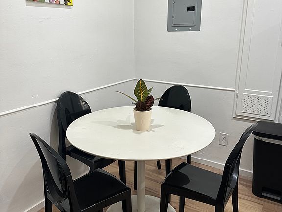 4th image of 5870 Packard St #2
