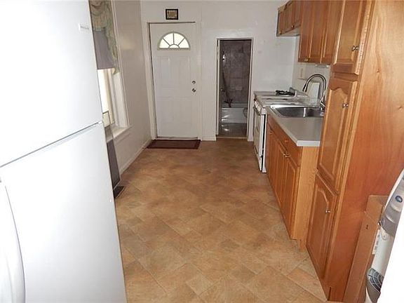 4th image of 525 N Lumber St