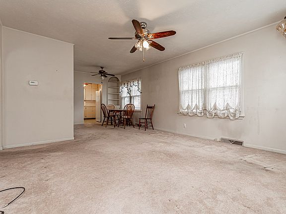 3rd image of 872 S 11th St