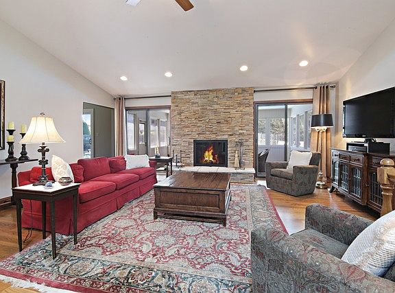 3rd image of 2318 Janet Dr