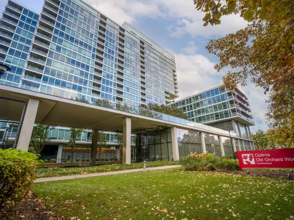9655 Woods Dr Unit 1304, Skokie, IL 60077