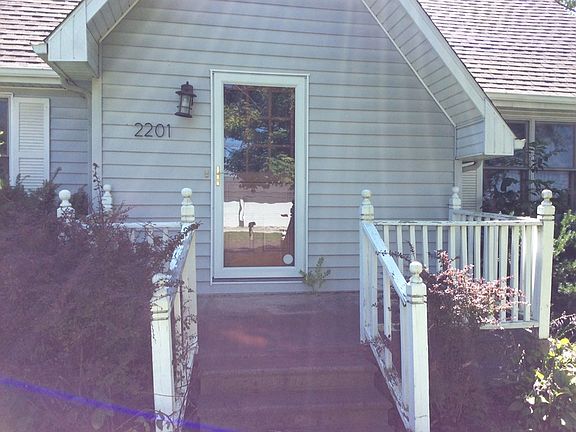 5th image of 2201 Garfield St