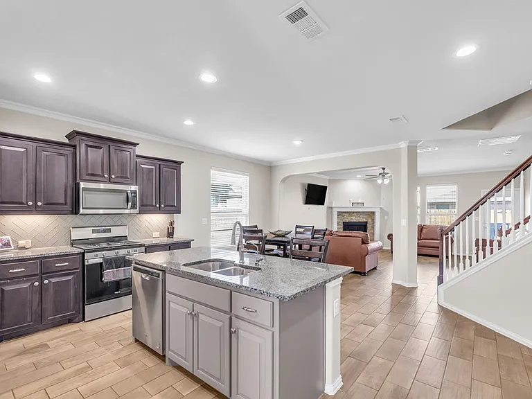 2313 Sky View Rd — Photo 8