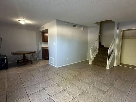 3rd image of 8125 N 32ND Drive