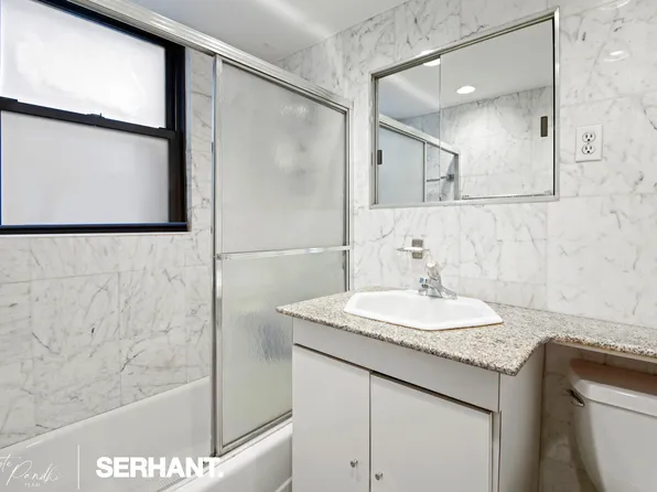 301 East 63rd Street image 15 of 38