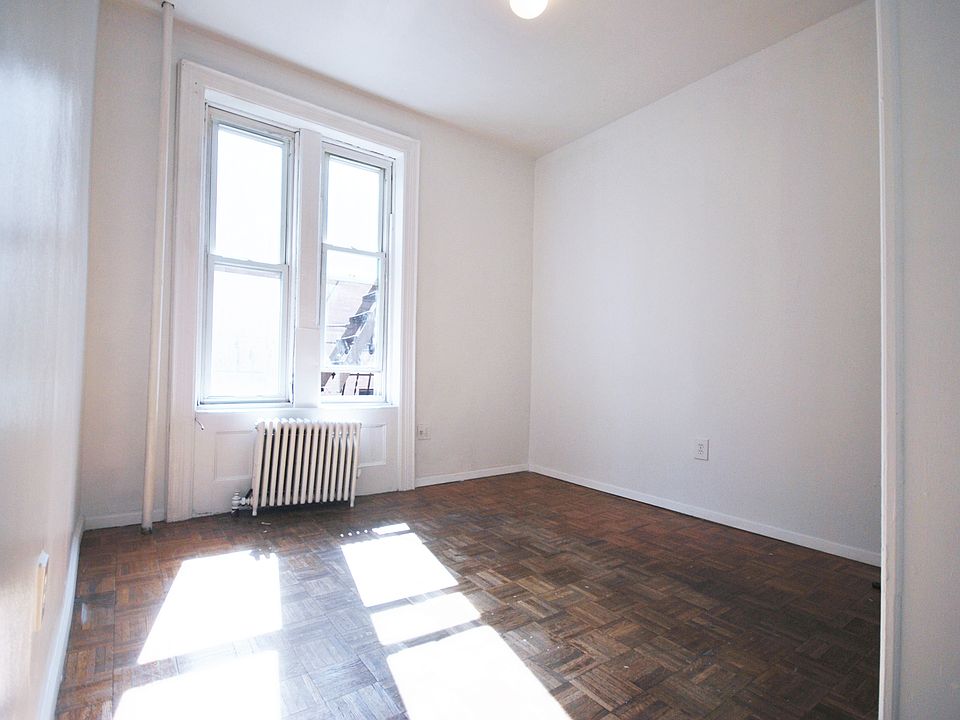 1st image of 49 Prince St APT 11