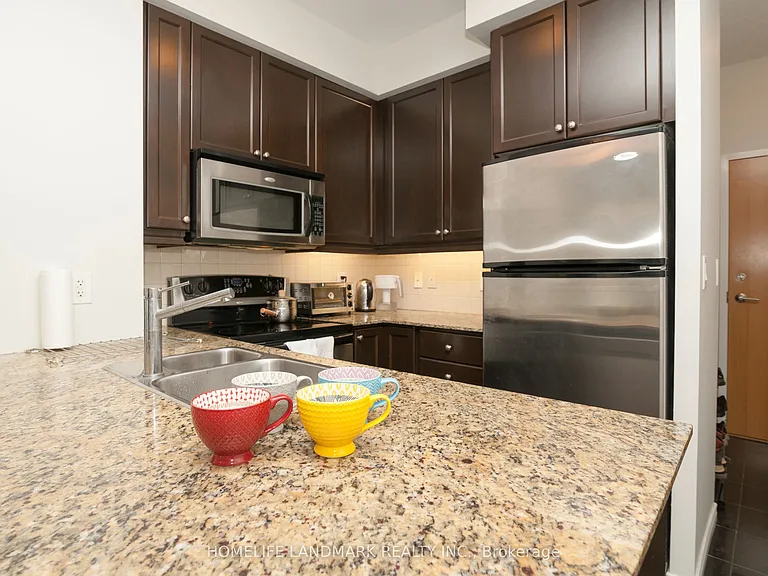 736 Spadina Ave #417 — Photo 6