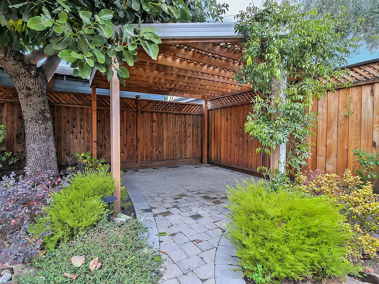 1076 Waco St — Photo 18