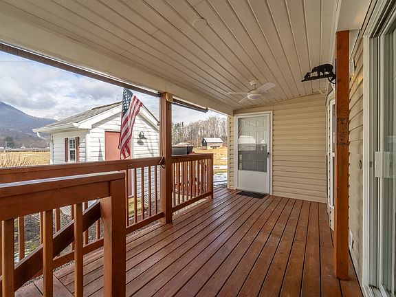 3rd image of 65 Summer Place Dr