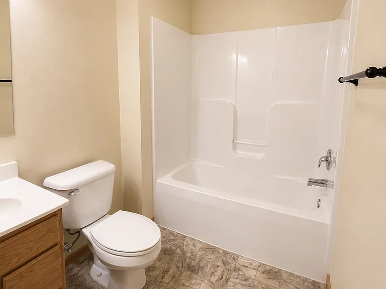 Berry Pointe Luxury Apartments — Photo 38