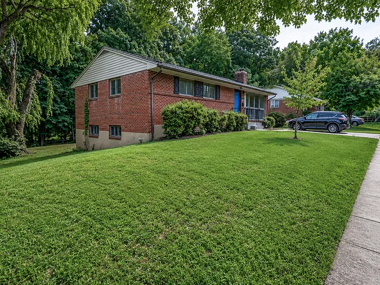 1501 Ladd St — Photo 45