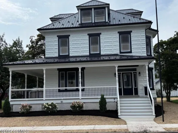 261 Walnut St, Mifflinburg, PA 17844