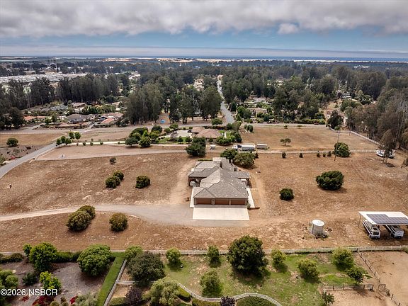 2nd image of 1950 Lemon Ranch Rd