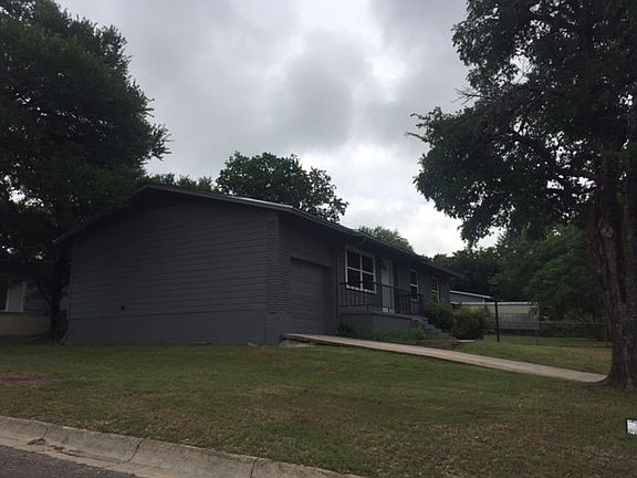 3rd image of 1 Sue Ann Dr