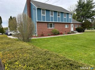 890 Daniels Farm Rd, Trumbull, CT 06611