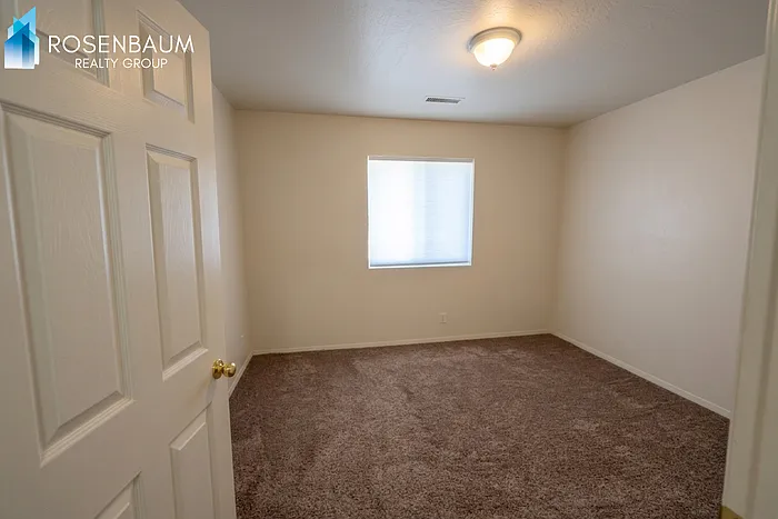 802 2nd St #1 — Photo 4